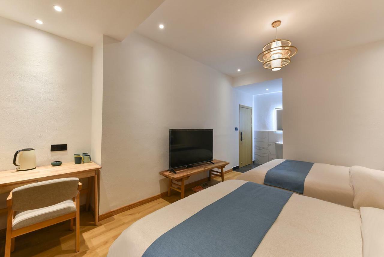 Yifangyan - Tingyuan Qingshe Hostel Фэнхуан Экстерьер фото