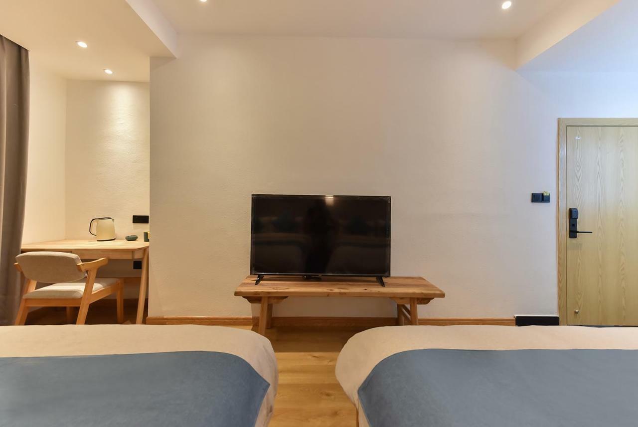 Yifangyan - Tingyuan Qingshe Hostel Фэнхуан Экстерьер фото